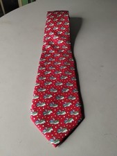 Vineyard Vines Santa W/Presents Snow Christmas Red White Men's Tie 100 silk