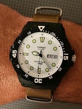 Men's Casio MRW-200H Day Date Quartz Watch. New Battery & Maratac Zulu Band!