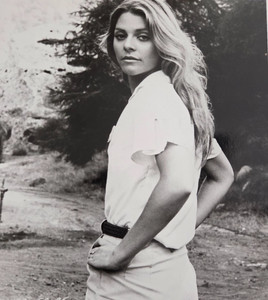 ABC Vintage Original BW 8x10 Press Photo Lindsay Wagner The Bionic Woman 