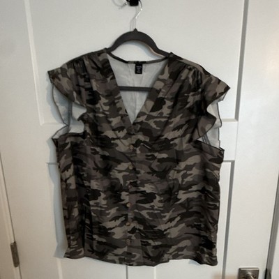 SHEIN Curve Women s Plus 1XL Camouflage V-Neck Short Sleeve Blouse Gray Black