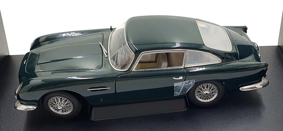 AutoArt 1/18 Scale 70023 - Aston Martin DB5 - Dark Green - Image 4 of 4