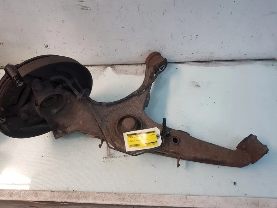 STUB AXLE LEFT REAR Volkswagen Transporter T5 2012 7E0501071 / 7H0501071E - Image 2 of 3