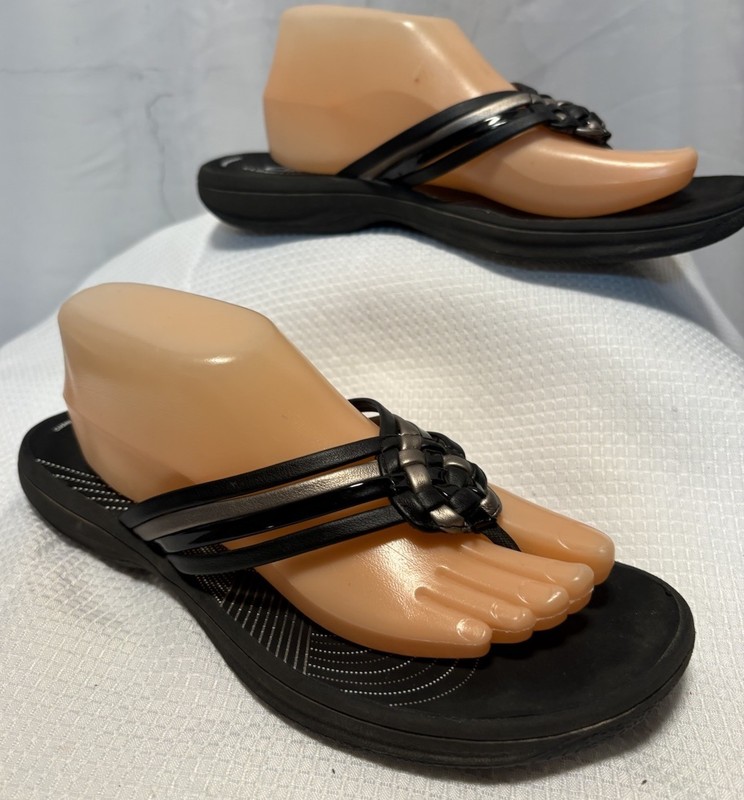Clarks Cloud Steppers Flip-Flop Style Sandals, Black Women’s Size 11 Cushion
