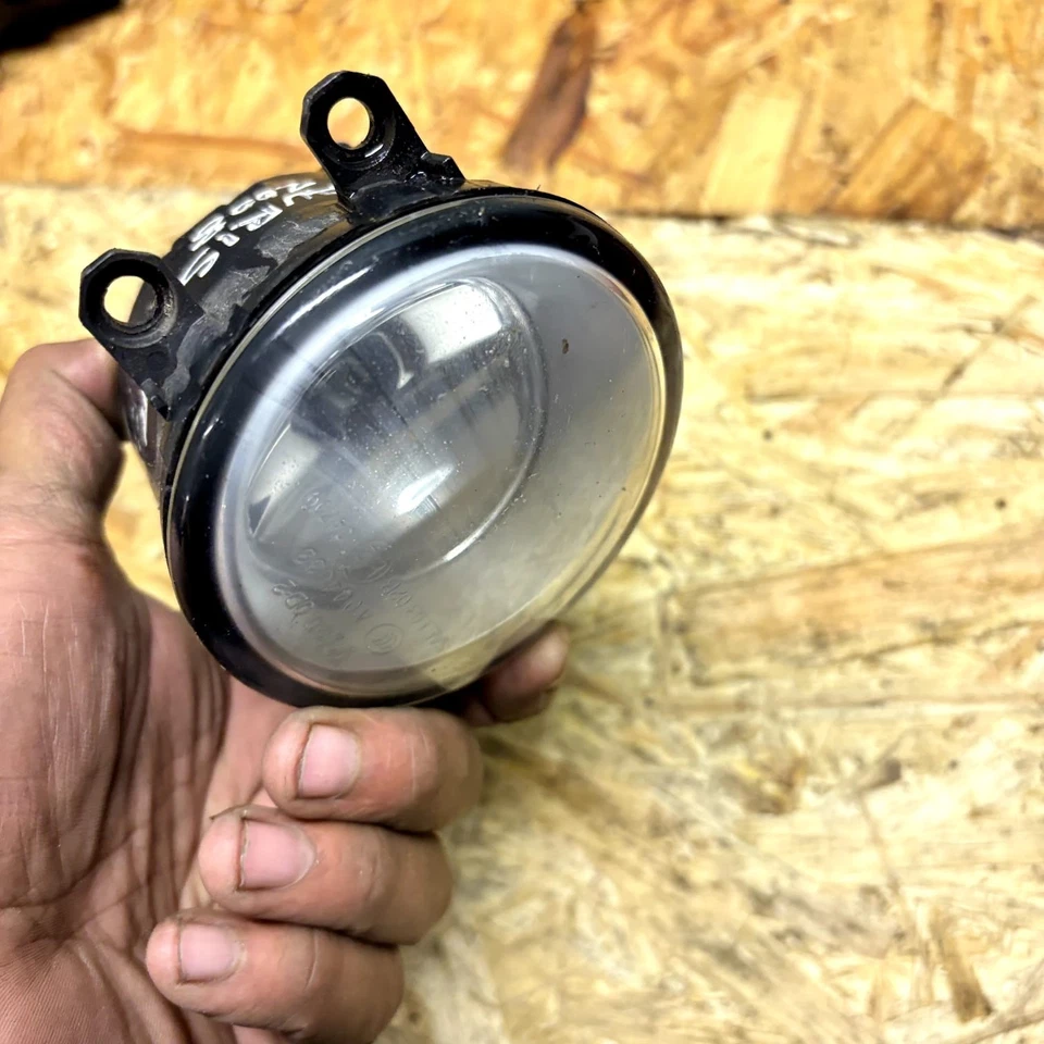 Toyota RAV-4 2008 2,2D 5 puertas luz antiniebla delantera del conductor 89210656 Foto 2 de 4