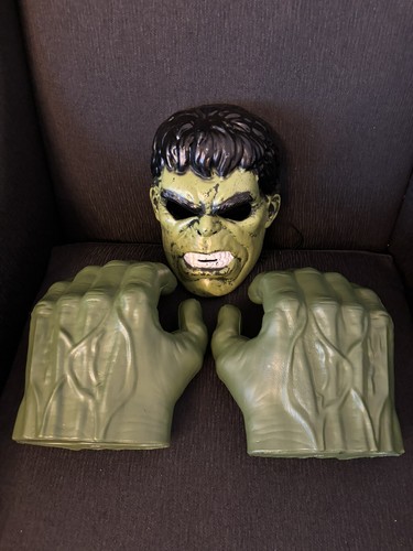 HASBRO Marvel 2011 HULK Smash Fists Foam Hands Gloves & Rubber Mask Costume - Picture 1 of 3