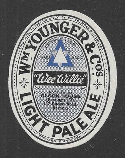 VINTAGE WM. YOUNGER & CO. BEER BOTTLE LABEL CLOCK HOUSE HASTINGS. 7.0 CM TALL.