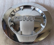 One 2007-2013 GMC SIERRA 1500 YUKON XL DENALI Chrome Center Cap Replaces 9596381