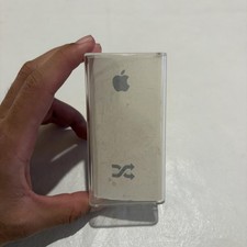 Apple IPod Shuffle 2nd Gen A1204 1GB Silver Clip MP3 Player W Dock USB Box