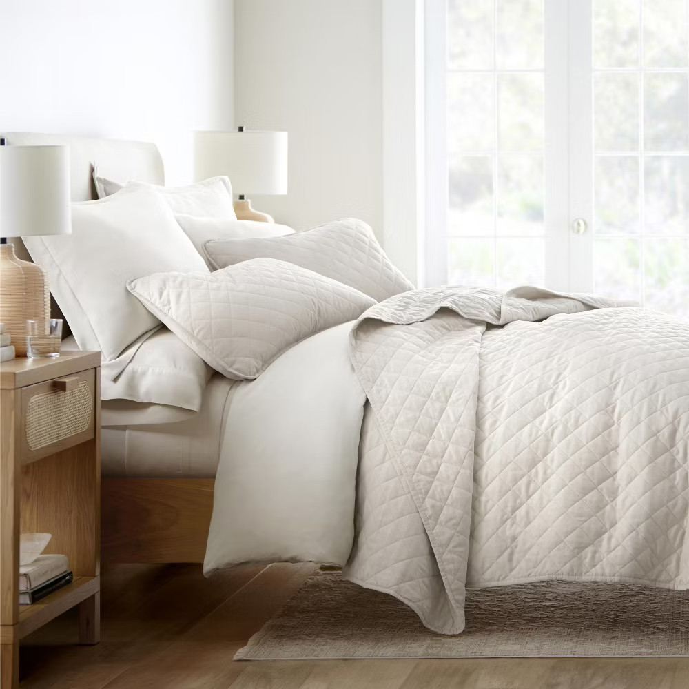 Stripes Floral and Diamonds Quilted Coverlet Set With Shams - Becky Cameron 11490₽