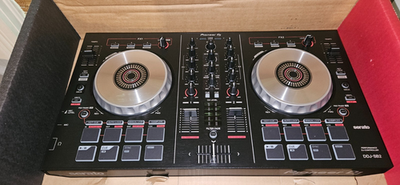 Pioneer DDJ SB 赤 レッド オマケ付き Pioneer/PCDJコントローラー/DDJ-SB-Rの紹介です。