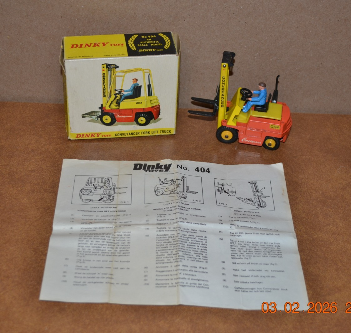 DINKY TOYS Die-Cast #404 Conveyancer Fork Lift Truck & Original