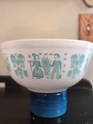 RARE Lady On The Left Pyrex Amish Butterprint #403 2-1/2 Qt. Nice Condition