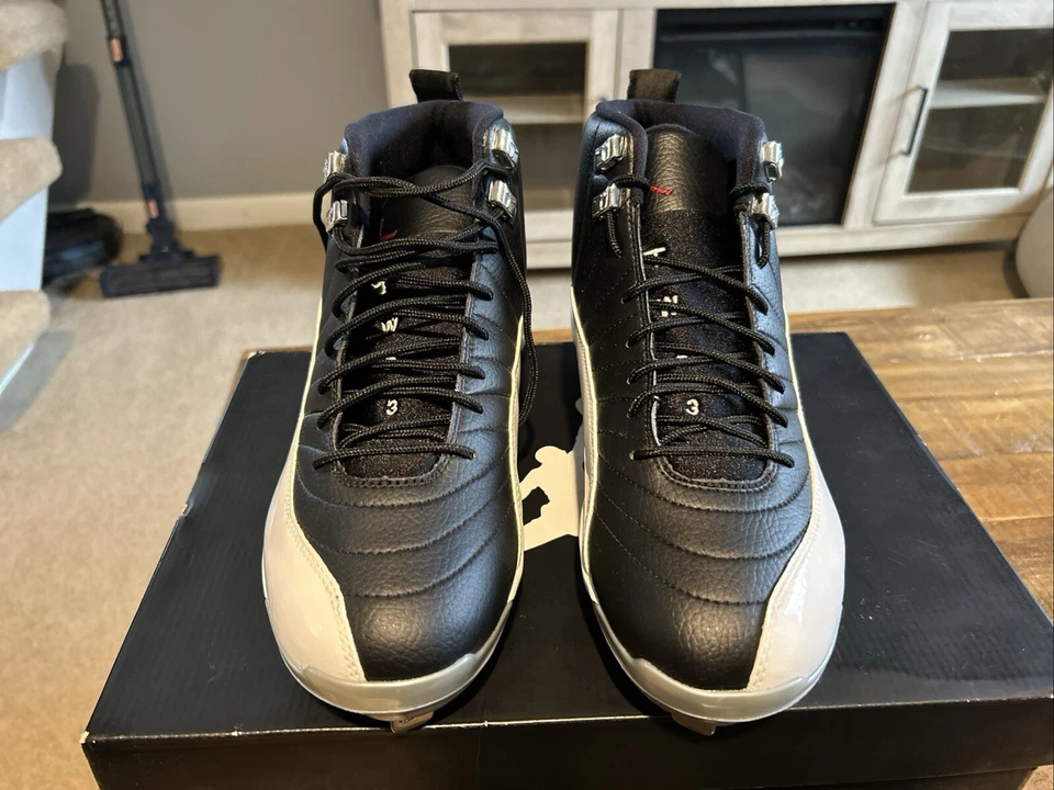 Talla 10.5 - Air Jordan 12 Retro Metal Playoffs Foto 2 de 4