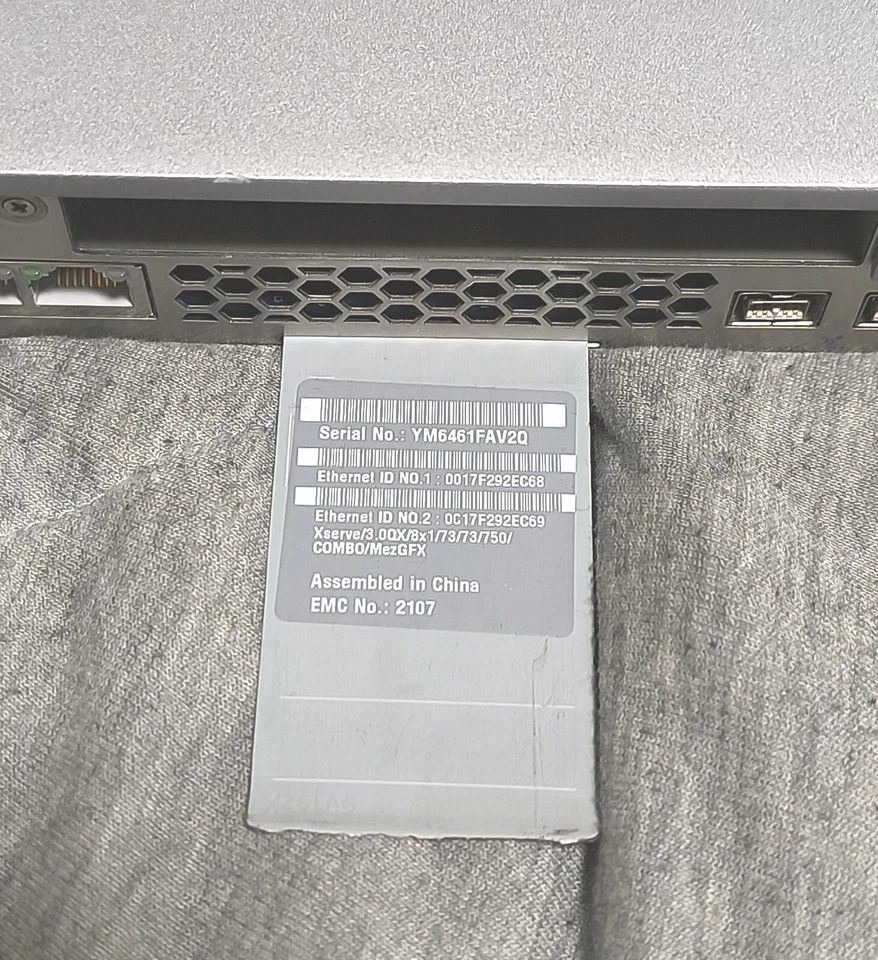 Apple Xserve Late 2006 - A1196 - 8GB RAM 3.00 GHz quad Xeon - no drives, bad GPU - Image 4 of 4