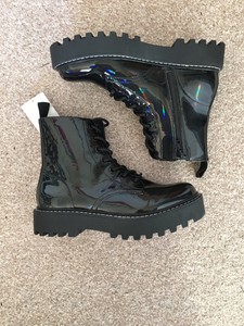 H M Negro Imitacion Cuero Cocodrilo Impermeable Grueso Plataforma Botas Al Tobillo Talla 4 Uk Nuevo Ebay
