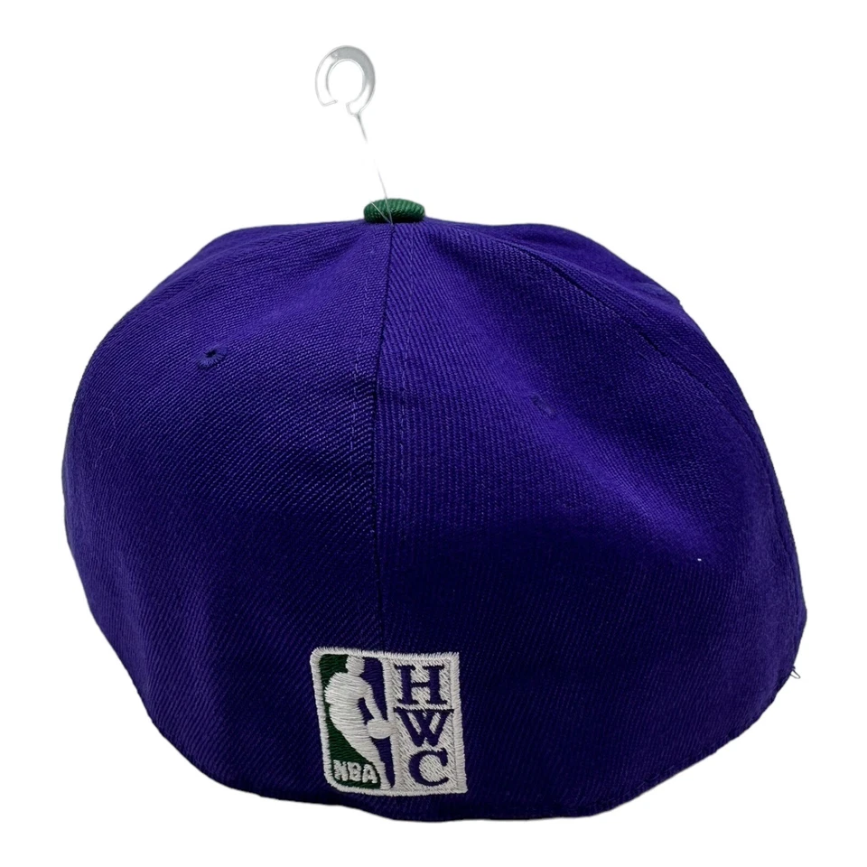 Sombrero ajustado Mitchell & Ness Milwaukee Bucks 40 aniversario verde púrpura 7 3/8 Foto 3 de 4