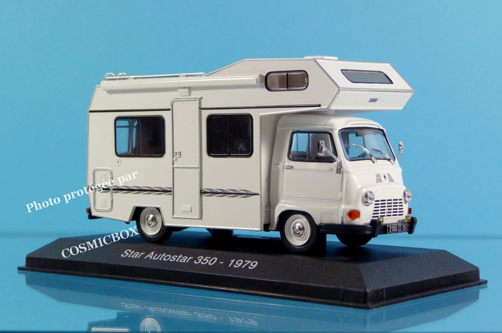 Modèle réduit Renault Autostar 350 métal pour diorama camping 1979