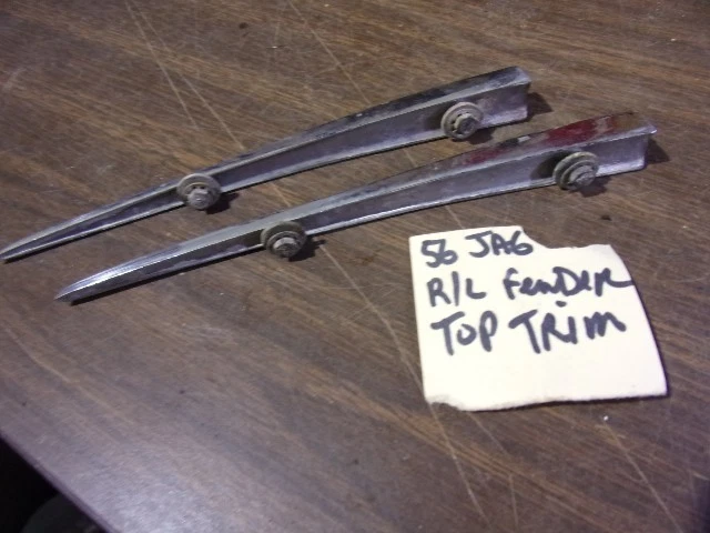 Par de lanzas guardabarros delantero cromadas Jaguar XK140 XK150 usadas de colección Foto 3 de 3