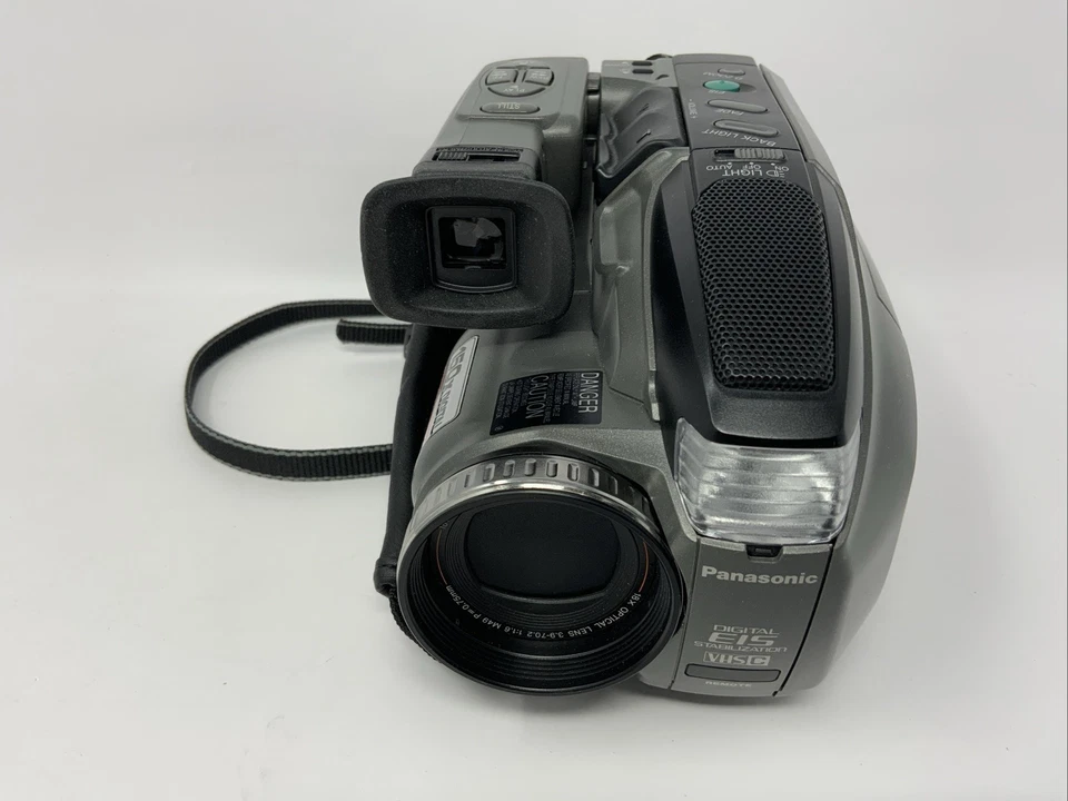 Panasonic PV-L650D Palmsight VHS-C Analog Camera Camcorder Palmcorder TESTED - Image 3 of 4