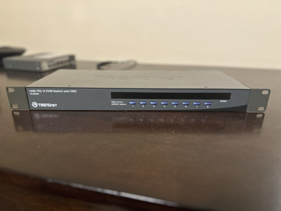 TRENDnet  TK (TK803R) 8-Ports Rack-Mountable KVM switch PS/2