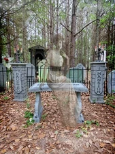 Evil Soul Studios Haunted Mansion Cemetery Bench Graveyard Halloween Yard Prop