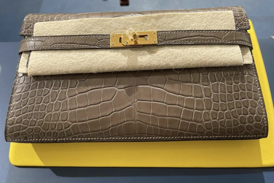 HERMÈS Kelly Alligator Croco Pouch Bag Purse Wallet Handbag Clutch