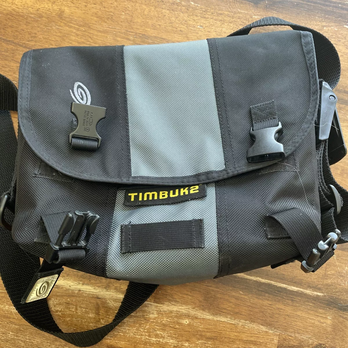 TIMBUK2 MESSENGER BAG 11" X 9" X 5" Black and Gray