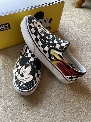 VANS バンズ　CLASSIC SLIP 'DISNEY' ミッキーミニー VANS バンズ CLASSIC SLIP 'DISNEY' ミッキーミニー Vans Disney