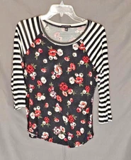 Signature Studio - Floral and Striped 3/4 Sleeve Pullover Blouse - Size Medium