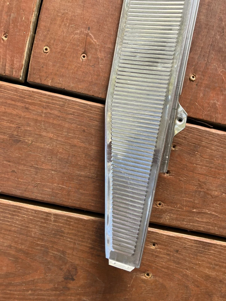 1995 梅赛德斯-奔驰 E320 车厢 W124 S124 Estate 后后排车架装饰 1246980089 — 第 2/4 张图片