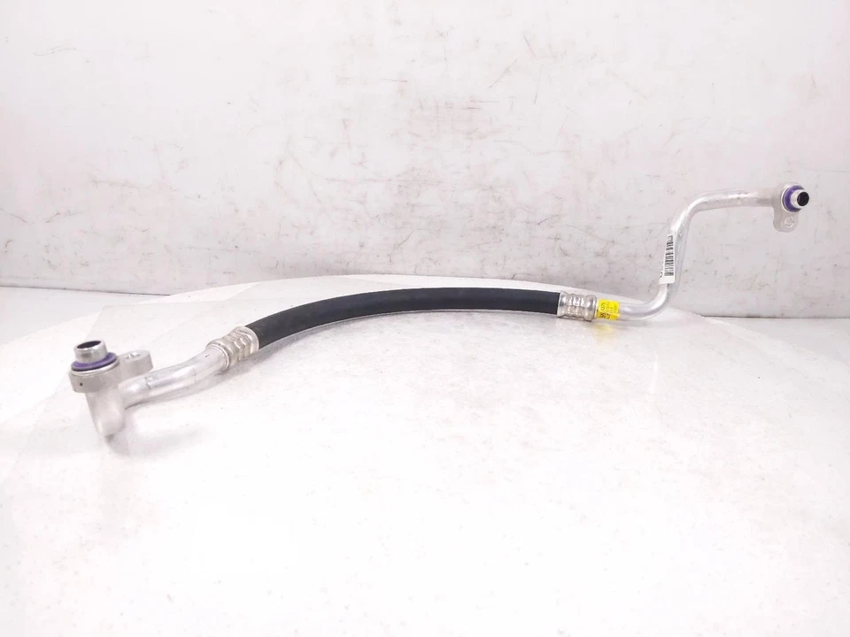 Tubo refrigerante aire acondicionado Buick Envista 2024-2025 42891375 Foto 3 de 4