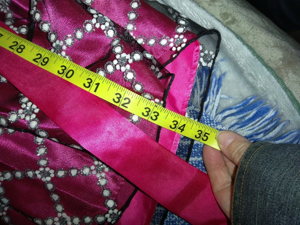 Черный бархат ярко розовый атласное платье для молодых девочек в хорошем состоянии - Изображение 2 из 4