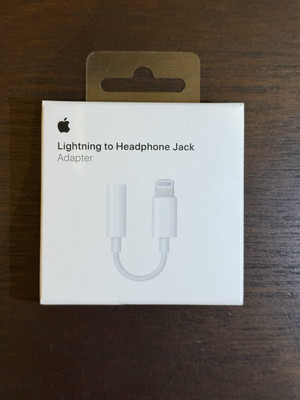 Brand New Sealed Apple Lightning to Headphone Jack Adapter MMX62AM/A 3.5mm Audio