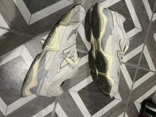 Size 10 - New Balance 9060 Quartz Grey