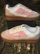 NEW Womens Nicole Miller Vespar Sneakers Shoes, size 9
