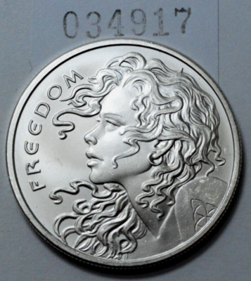 珍品　1オンス　Silver Shield 2016 Freedom 銀貨 2016 1 OZ 999 PURE SILVER ROUND SHIELD FREEDOM GIRL ROUND COIN