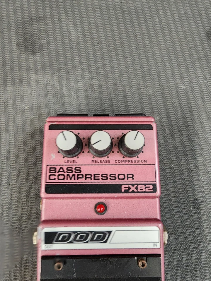 Pedal efecto para guitarra compresor bajo DOD FX82 hecho en EE. UU. Foto 2 de 4