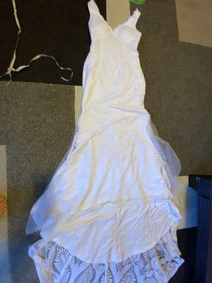 Mermaid Wedding Dress - Size  S New with Tags Waist 13.5 Inches Hips 18 Inches