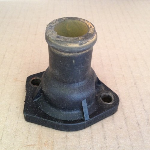 D237/   Original VW Golf 2 mk II  Wasserflansch Zylinderkopf 026121145E