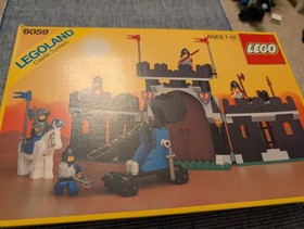LEGO Castle Set 6059 Knight's Stronghold 100% Complete with box and Instructions