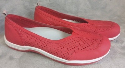 Easy Street Sport Womens Stern Red Slip-On Shoes Sneakers 9.5 M Athleisure