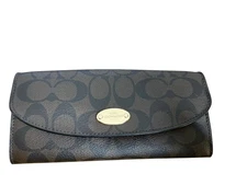 COACHd Two Toned Black And Brown Wallet signature
