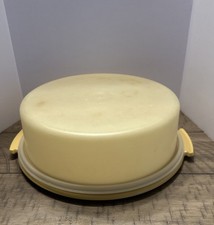 Vintage Harvest Gold Tupperware 10โ Pie Carrier w/ Lid Round Cake made in USA