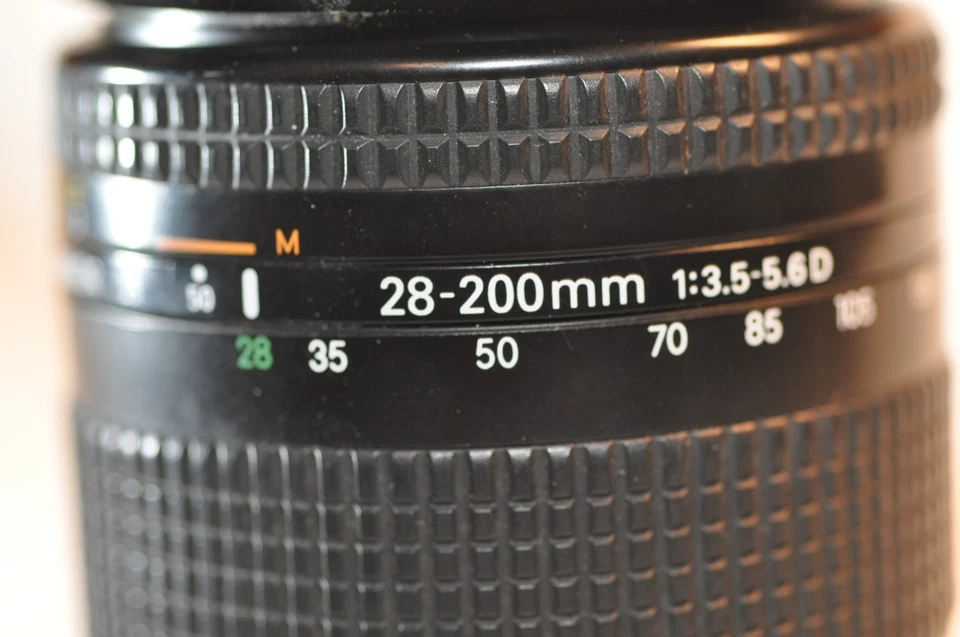 Nikon AF D Nikkor 28-200mm f/3.5-5.6 IF FX lens READ for FM2 F100 D7500 D850 DF - Image 2 of 4