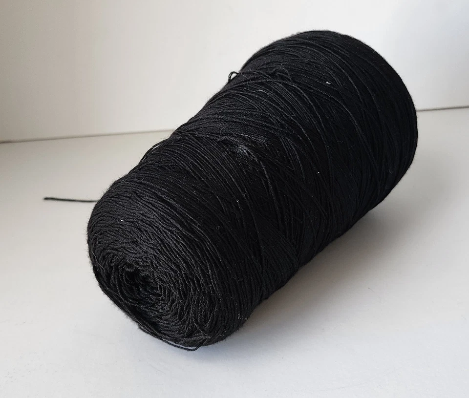 Cono de hilo negro Silk City Fibers 5100 Marbella - mezcla de rayón premium de 15,7 oz Foto 4 de 4