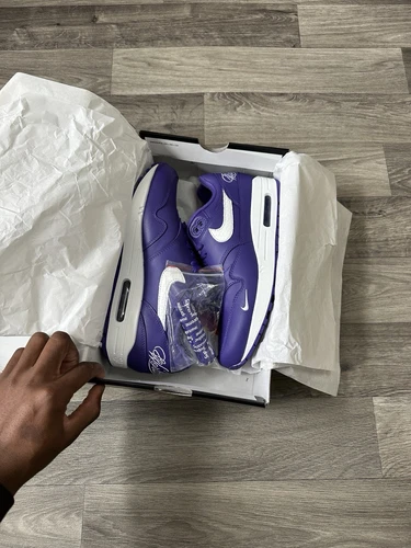 Nike Air Max 1 X Supreme Varsity Violet UK 7,5 EN MAIN ✅
