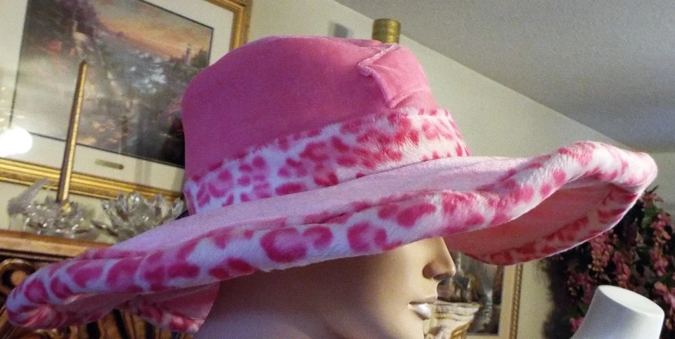 GORRO GRANDE ROSA ANIMAL PRINT DE ELOPE, NUEVO CON ETIQUETAS Foto 2 de 3