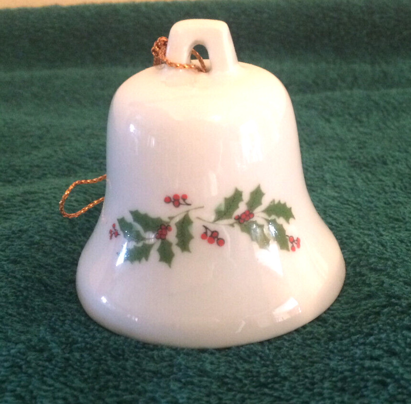 Vtg Ceramic Bell With Holly Design