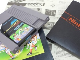 SOCCER  Kleine OVP  Nintendo  NES Spiel   Bienengr&auml;ber   GETESTET