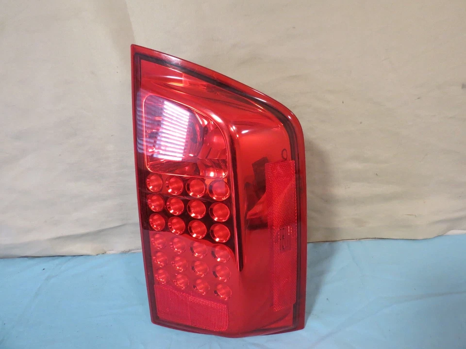 ✅ 04 05 06 07 08 09 10 Infiniti QX56 QTR MTD Luz Trasera Lámpara Derecha PASAJERO OEM Foto 4 de 4